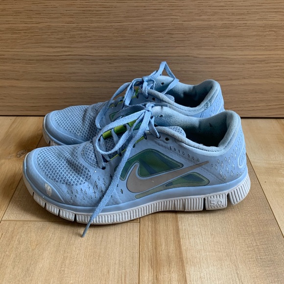 Nike Sneakers - Picture 1 of 4